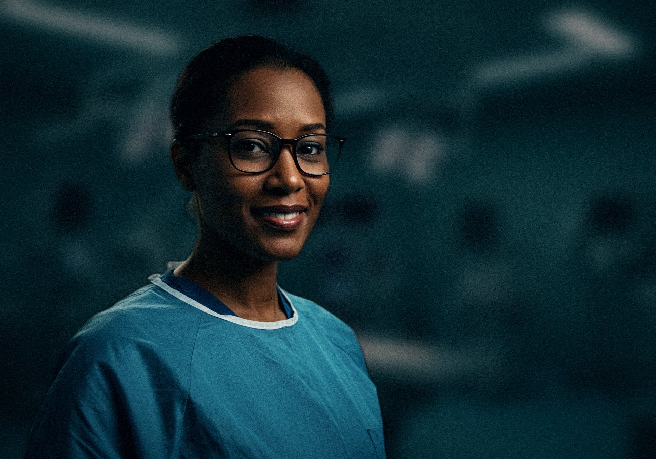 Surgeon wearing the Ray-Ban Daddy-O lead glasses